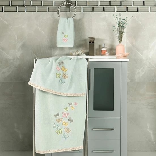 Linum Home Textiles Turkish Cotton Mariposa 2-piece Embellished Bath Towel Set Charcoal 2 Linum Home Textiles Turkish Cotton Mariposa 2-piece Embellished Bath Towel Set Charcoal - Image 2