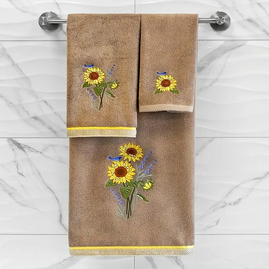 Linum Home Textiles Turkish Cotton Girasol 4-piece Embellished Towel Set Blush 2 Linum Home Textiles Turkish Cotton Girasol 4-piece Embellished Towel Set Blush - Image 2