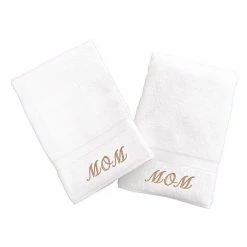 Linum Home Textiles 2-pack Embroidered "Mom" Hand Towels